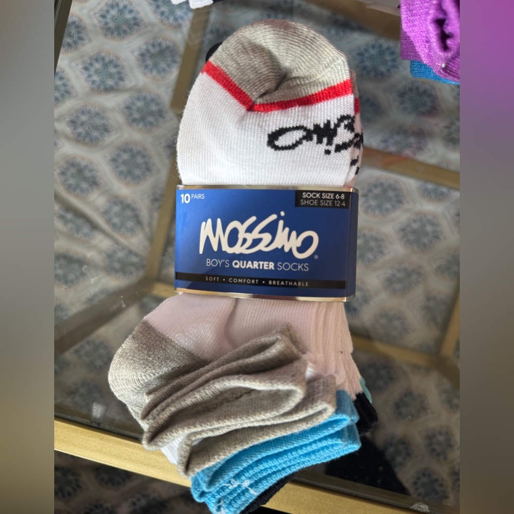 MOSSIMO boys quarter socks 10 pairs brand new
shoe size 12-4
sock size 6-8